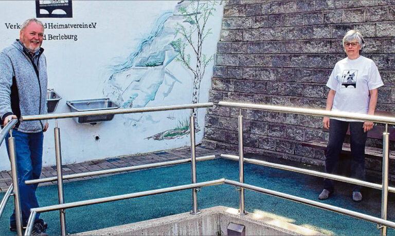 sz-26042021-backhaus-sparflamme Der 1. Vorsitzende Heimer Trapp und Beisitzerin Dorothe Schmidt sind optimistisch, dass eine Nutzung des großen Kneipp-Beckens – trotz Corona – auch im Jahr 2021 gelingen kann. Wie immer geht es um die Eigenverantwortung der Menschen. (SZ-Foto: lh)