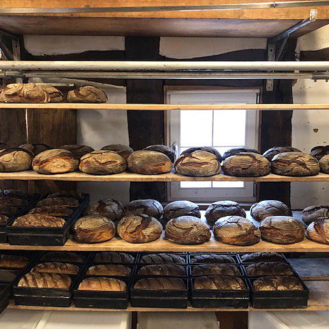 Der Verkehrs- und Heimatverein Bad Berleburg startet am Samstag, 29. März 2025 ab 11:00 Uhr mit dem traditionellen ‚Anbacken‘ in die Backsaison 2025. (Foto: Verein) Der Verkehrs- und Heimatverein Bad Berleburg startet am Samstag, 29. März 2025 ab 11:00 Uhr mit dem traditionellen 'Anbacken' in die Backsaison 2025. (Foto: Verein)